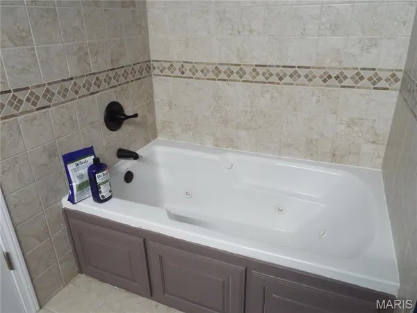 $325,000 | 139 Lyle Curtis Circle, Waynesville, MO 65583