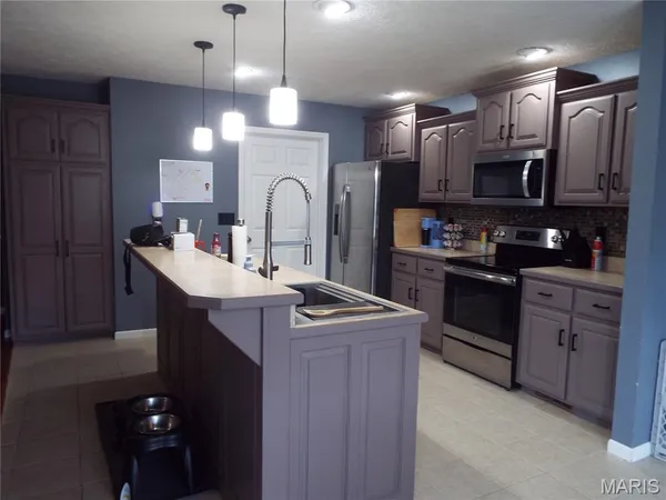 $325,000 | 139 Lyle Curtis Circle, Waynesville, MO 65583