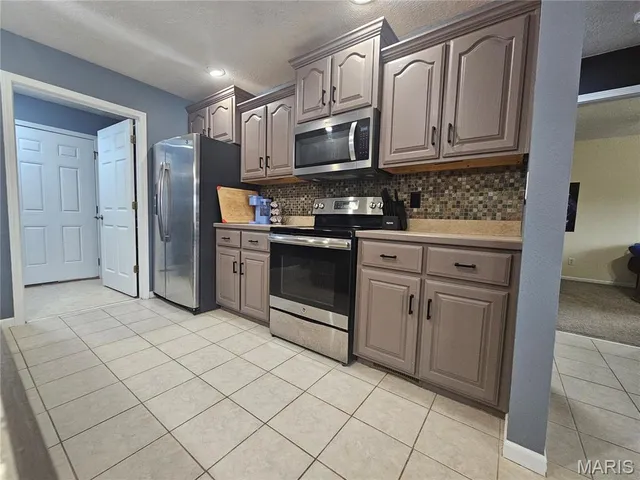 $335,000 | 139 Lyle Curtis Circle, Waynesville, MO 65583