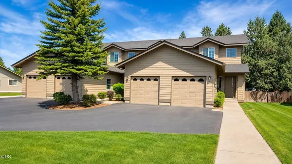 $1,249,000 | 744 Northeast Savannah Drive, Bend, OR 97701