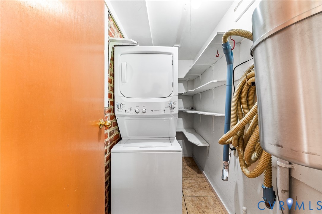 3815 Kingsland Road North Chesterfield, VA 23237 - Photo 29 of 40 a utility room with dryer and washer