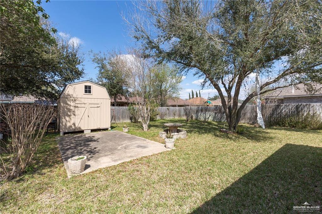 1801 Crown Pointe Boulevard Mission, TX 78572 - Photo 17 of 19 a view of a backyard
