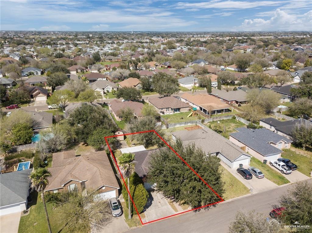 1801 Crown Pointe Boulevard Mission, TX 78572 - Photo 19 of 19 an aerial view of a house