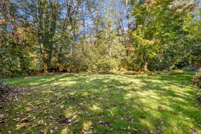 $669,000 | 175 Tokeneke Drive, North Haven, CT 06473