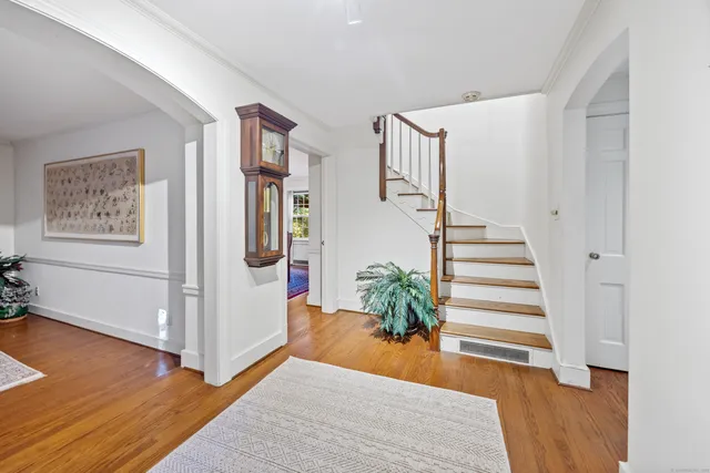 $669,000 | 175 Tokeneke Drive, North Haven, CT 06473