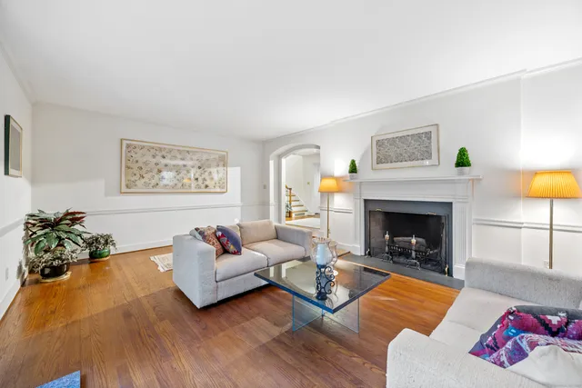 $669,000 | 175 Tokeneke Drive, North Haven, CT 06473