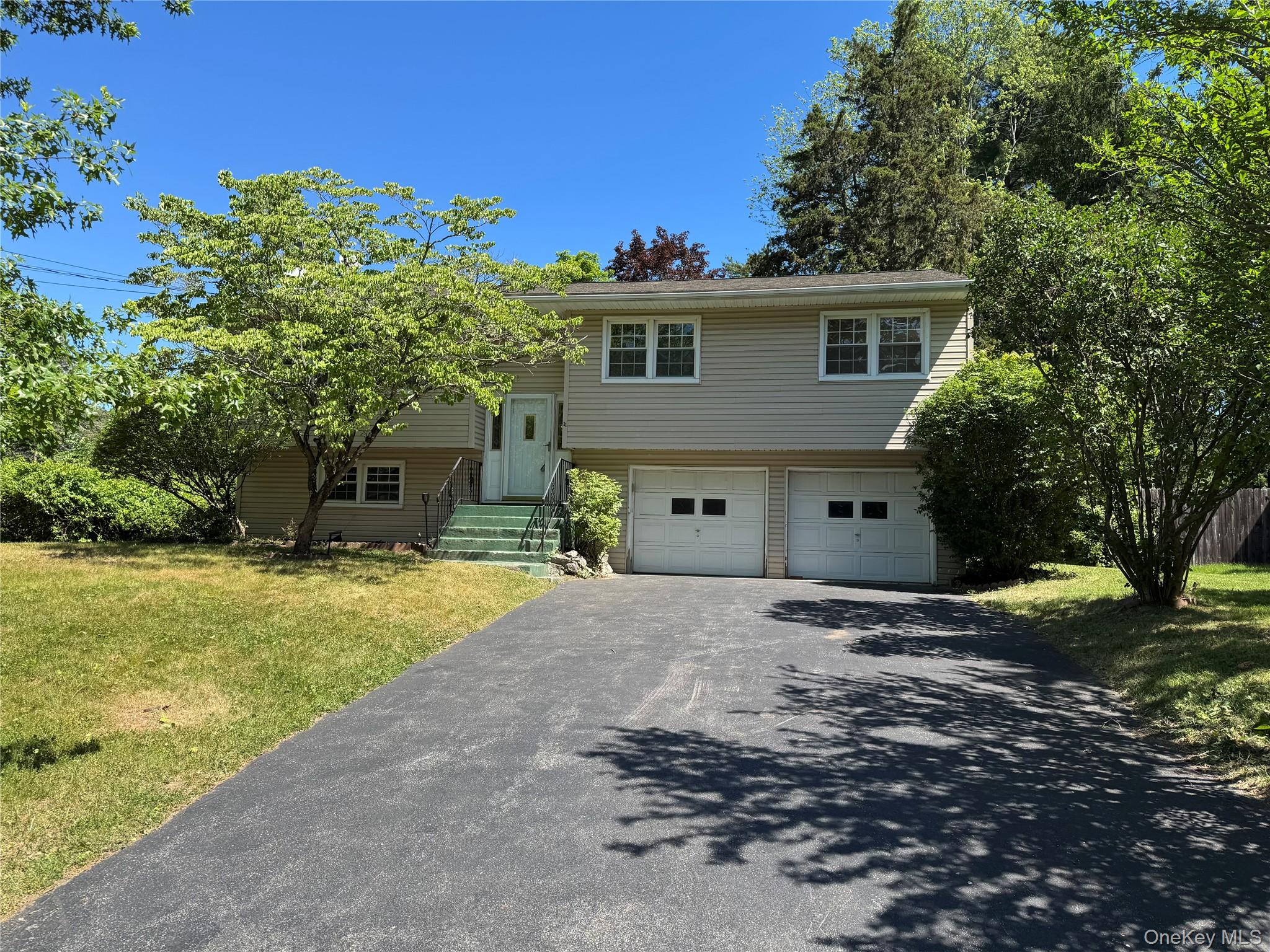 11 Lynbrook Road Poughkeepsie, NY 12603 - Photo 1 of 50