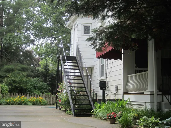 $2,350 | 129 East Homestead Avenue, Unit 2, Collingswood, NJ 08108