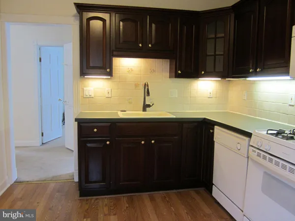 $2,350 | 129 East Homestead Avenue, Unit 2, Collingswood, NJ 08108