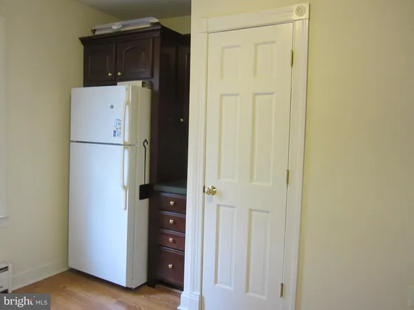 $2,350 | 129 East Homestead Avenue, Unit 2, Collingswood, NJ 08108
