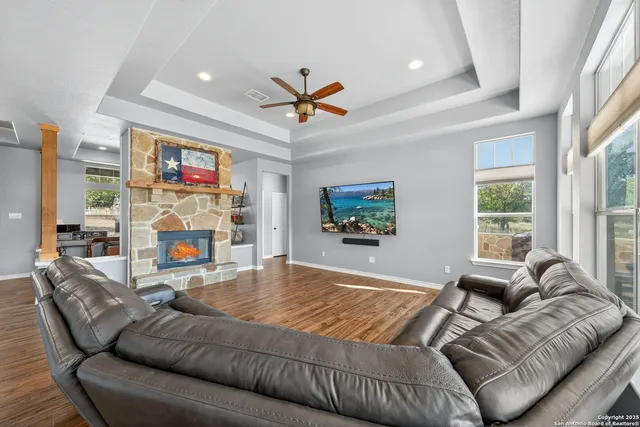 $695,000 | 1858 Burr Oak Lane, Adkins, TX 78101