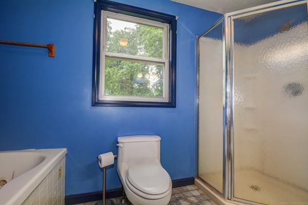 22 Warren Road Auburn, MA 01501 - Photo 5 of 30 Gallery Image 5