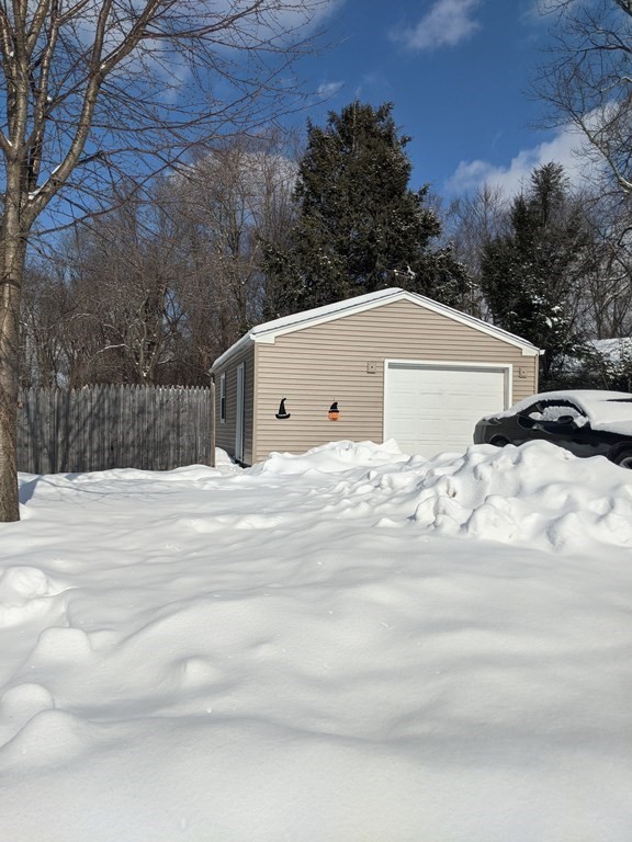 202 Rolf Avenue Chicopee, MA 01020 - Photo 4 of 16 Gallery Image 4