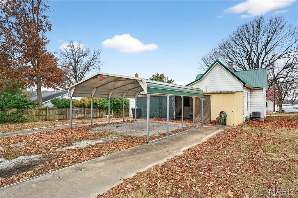 712 North Main Street Marissa, IL 62257 - Photo 3 of 21