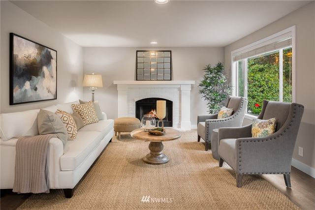 $935,000 | 23615 Northeast 25th Way, Sammamish, WA 98074