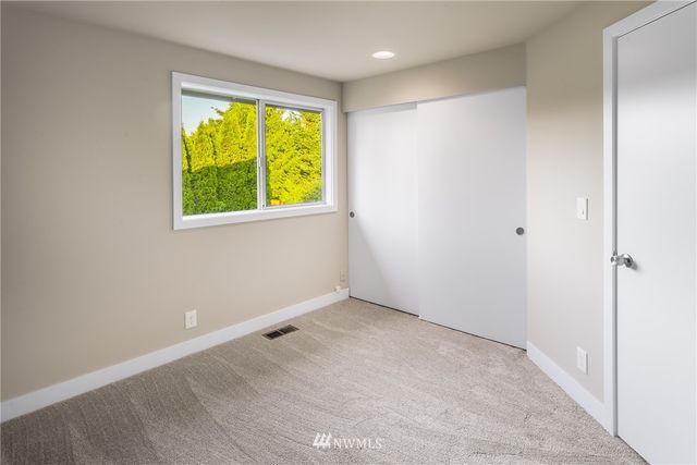 $935,000 | 23615 Northeast 25th Way, Sammamish, WA 98074