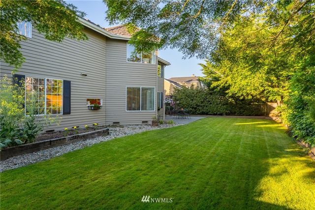 $935,000 | 23615 Northeast 25th Way, Sammamish, WA 98074