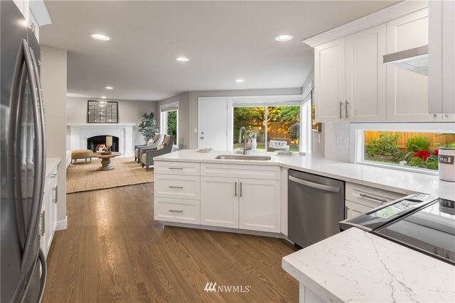 $935,000 | 23615 Northeast 25th Way, Sammamish, WA 98074