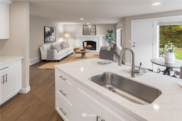 $935,000 | 23615 Northeast 25th Way, Sammamish, WA 98074