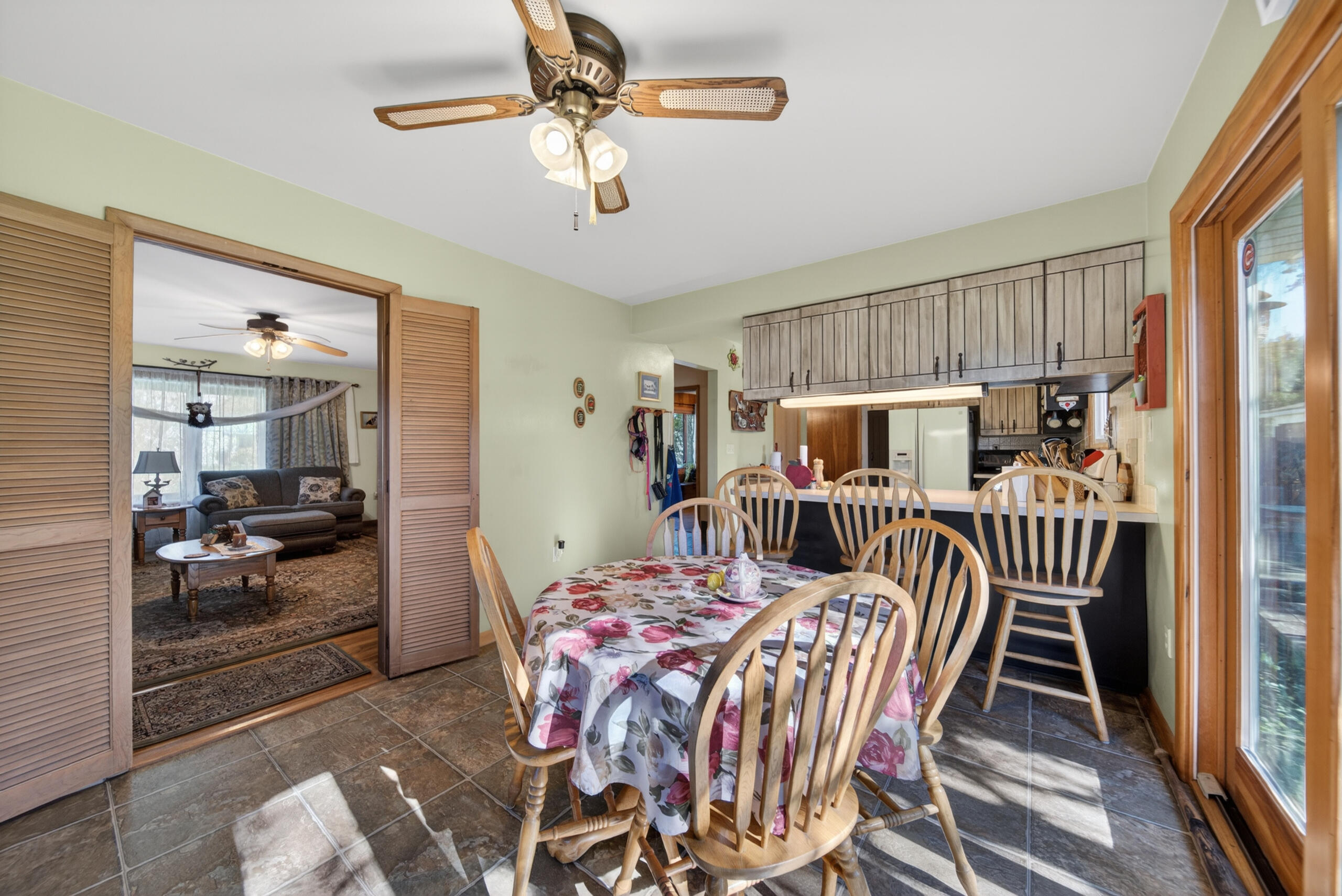 2915 South 16th Street Sheboygan, WI 53081 - Photo 20 of 48 Dining Area