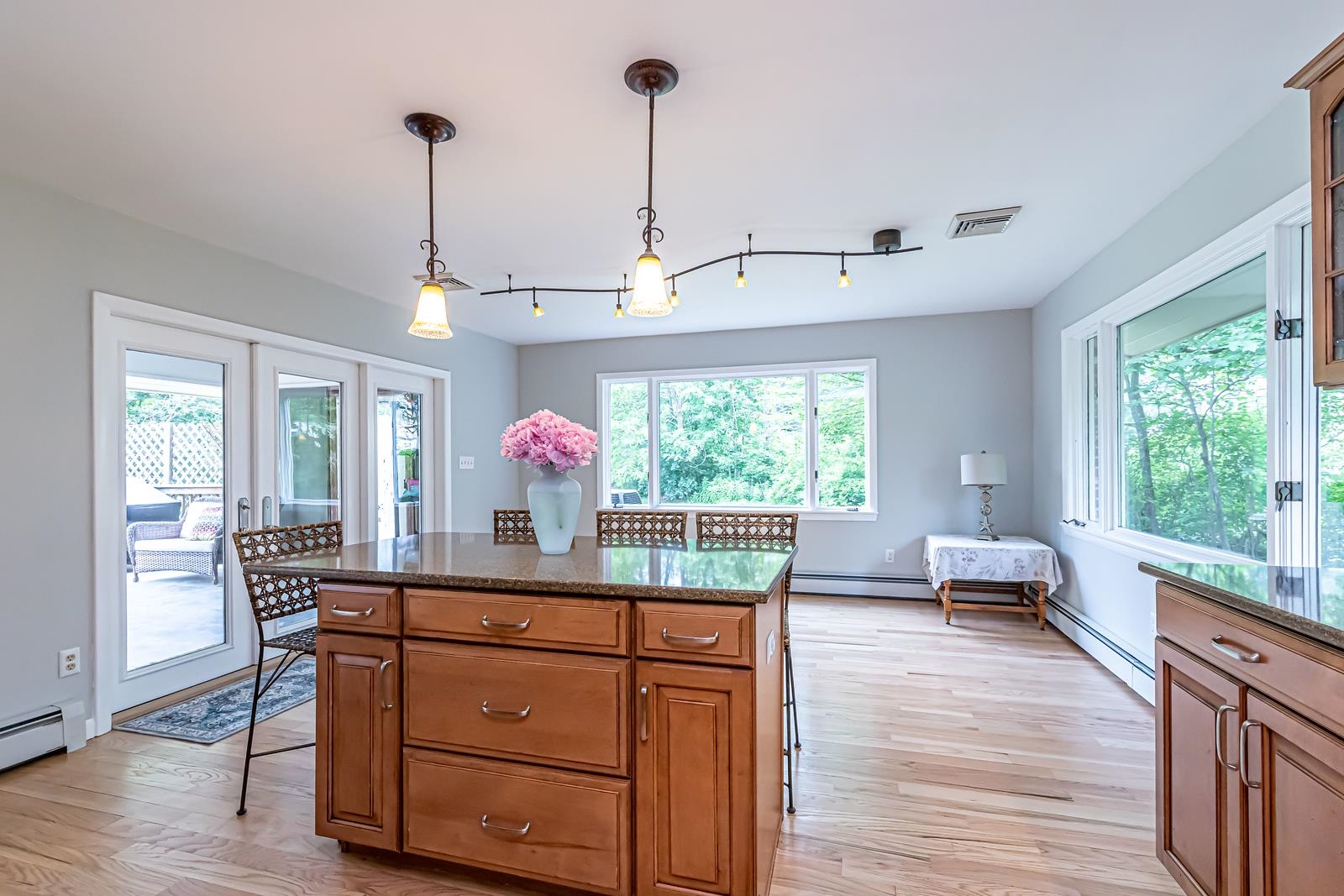 28 New Searles Road Nashua, NH 03062 - Photo 13 of 49
