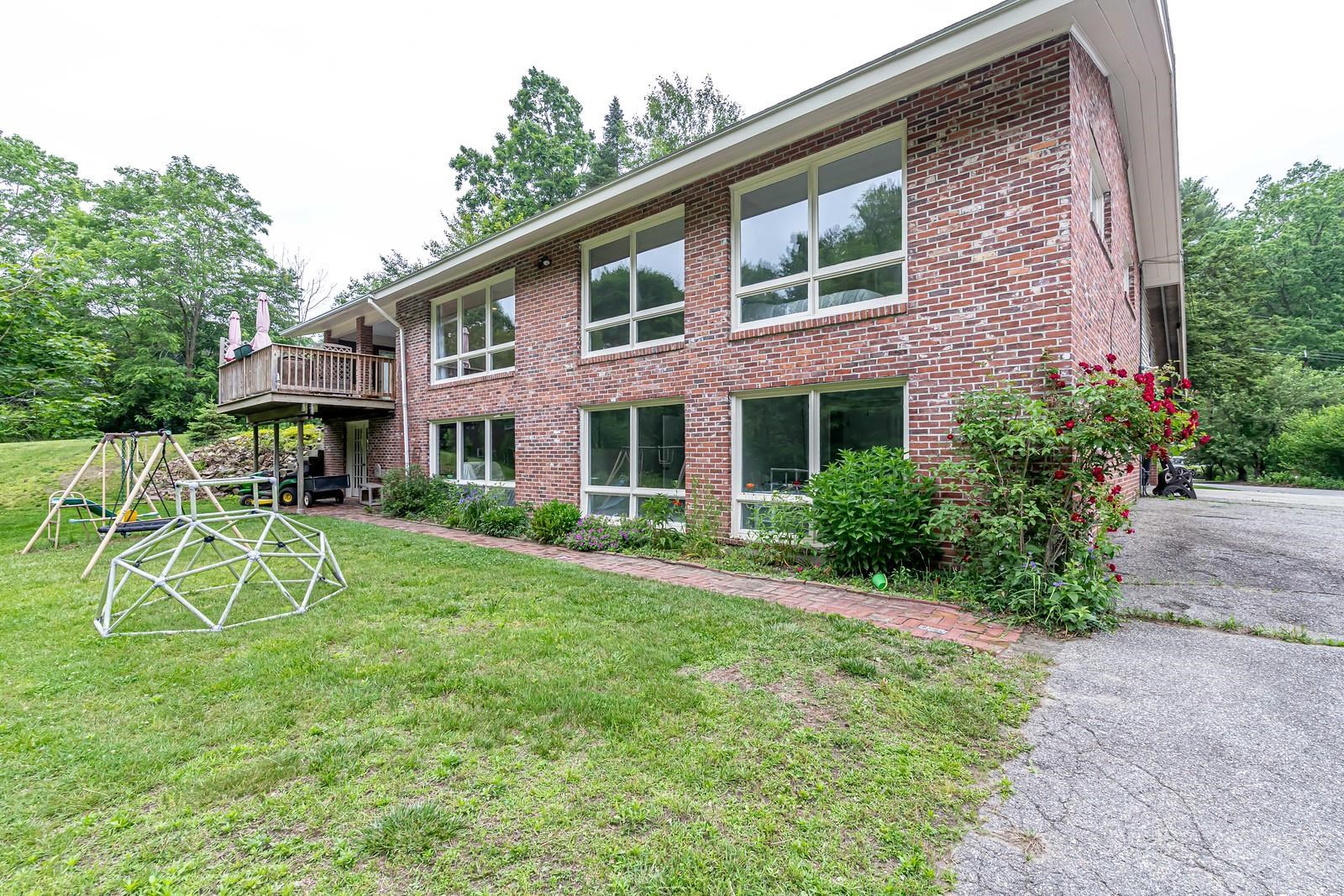 28 New Searles Road Nashua, NH 03062 - Photo 2 of 49