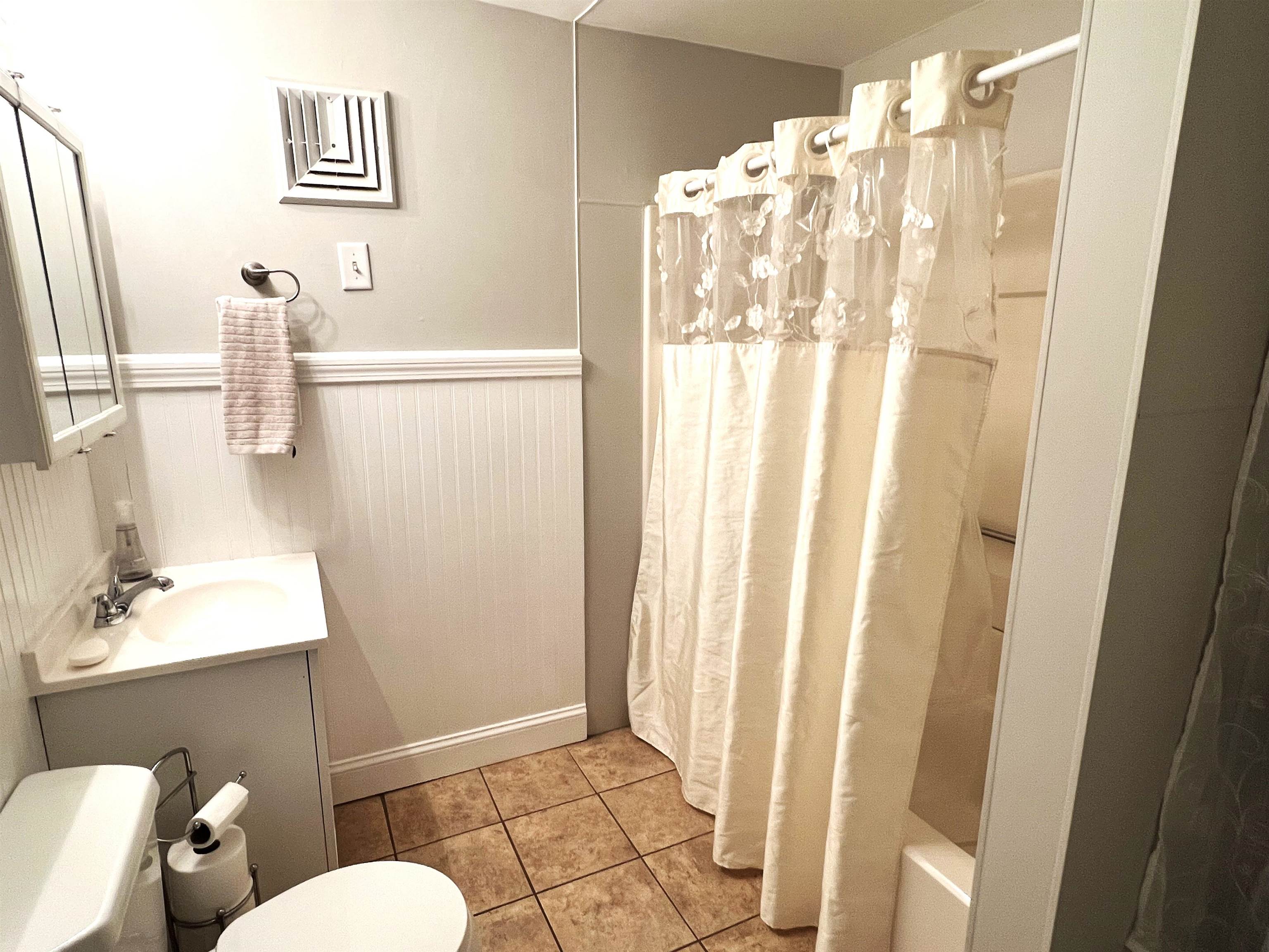 28 New Searles Road Nashua, NH 03062 - Photo 35 of 49