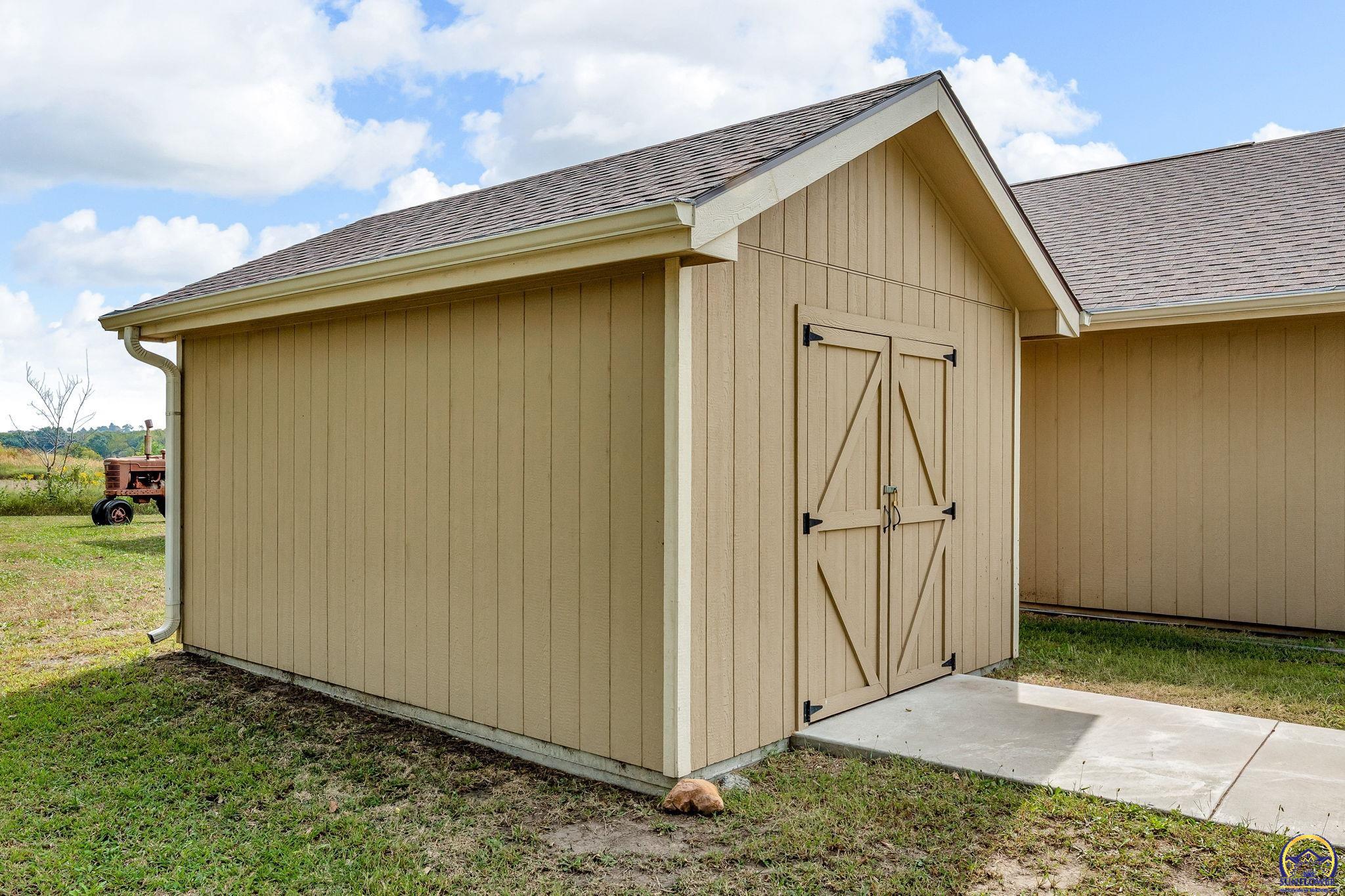 910 Northwest West Union Road Topeka, KS 66615 - Photo 20 of 27