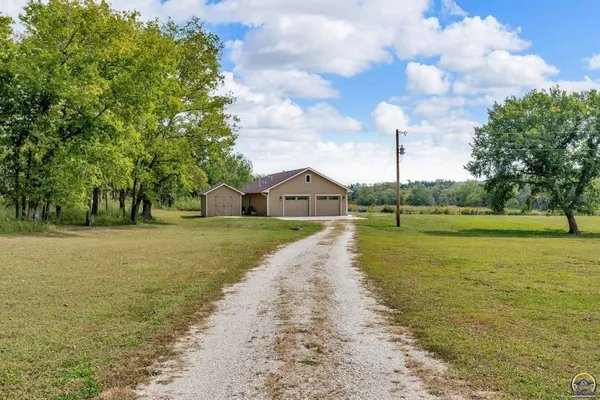 $330,000 | 910 Northwest West Union Road, Topeka, KS 66615
