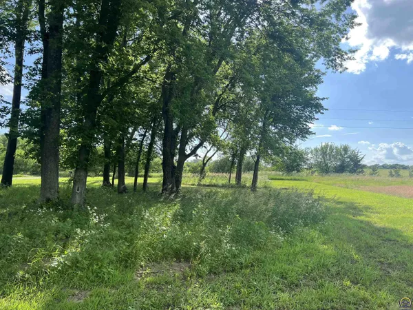 $330,000 | 910 Northwest West Union Road, Topeka, KS 66615