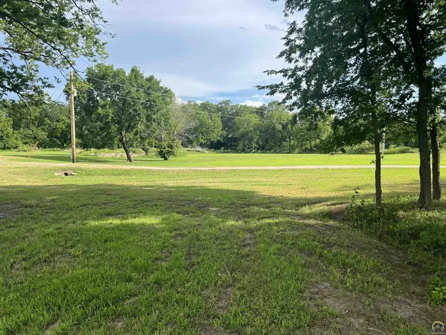 $310,000 | 910 Northwest West Union Road, Topeka, KS 66615