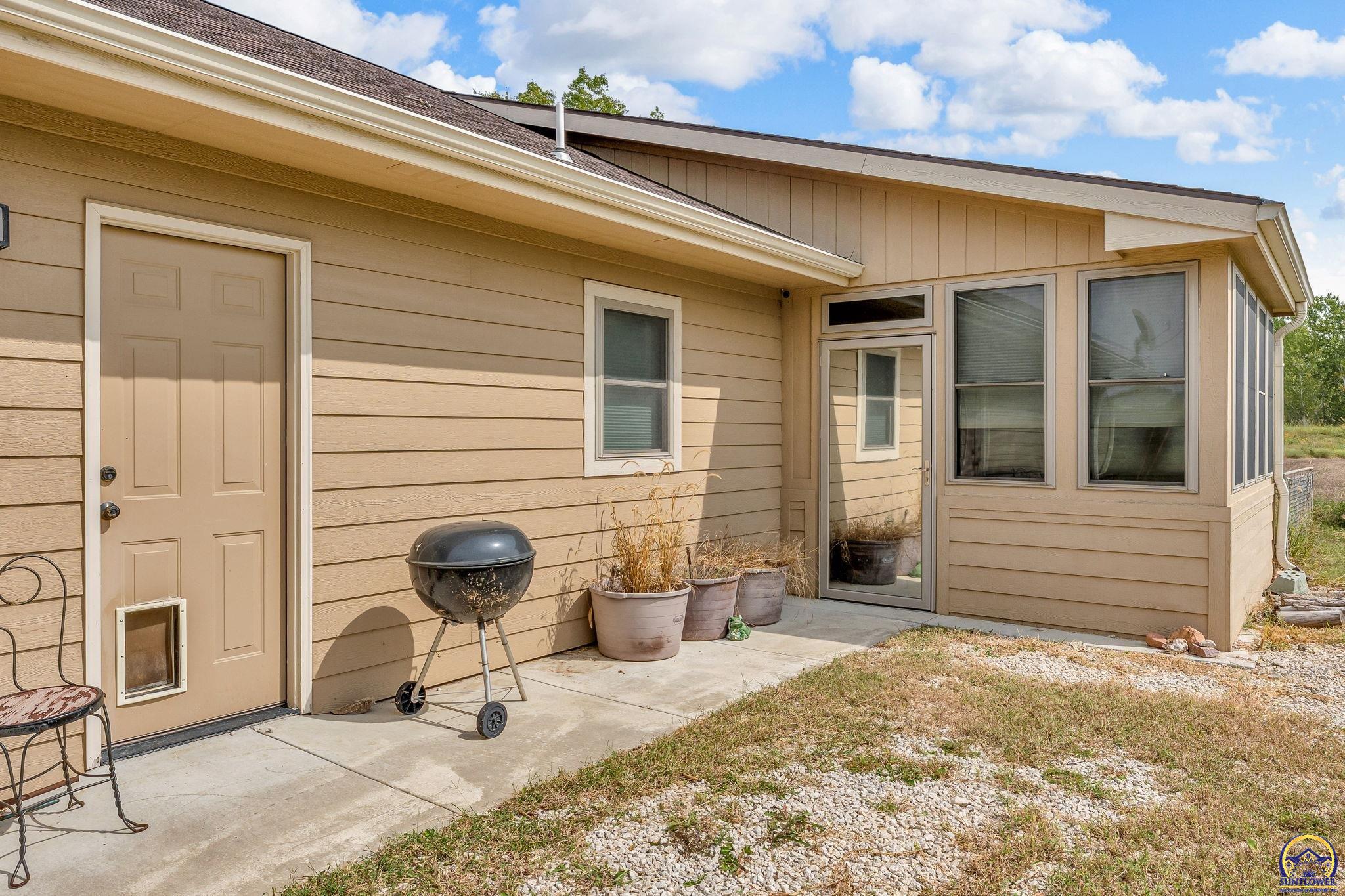 910 Northwest West Union Road Topeka, KS 66615 - Photo 3 of 27