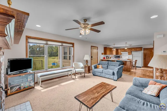 $310,000 | 910 Northwest West Union Road, Topeka, KS 66615