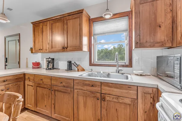 $330,000 | 910 Northwest West Union Road, Topeka, KS 66615