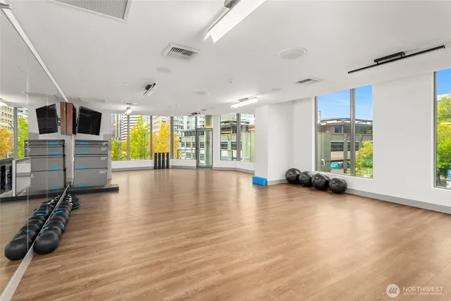 $6,250 | 2510 6th Avenue, Unit 2108, Seattle, WA 98121