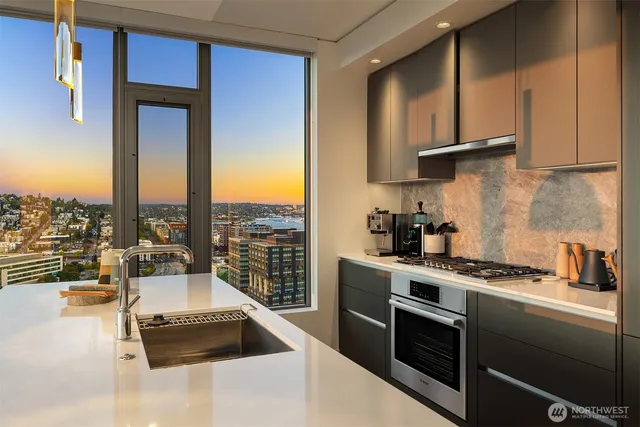 $6,250 | 2510 6th Avenue, Unit 2108, Seattle, WA 98121