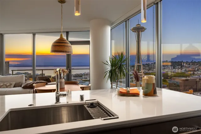 $6,250 | 2510 6th Avenue, Unit 2108, Seattle, WA 98121