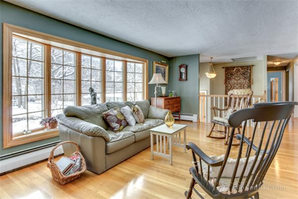 12 Gregory Road Wakefield, MA 01880 - Photo 4 of 21
