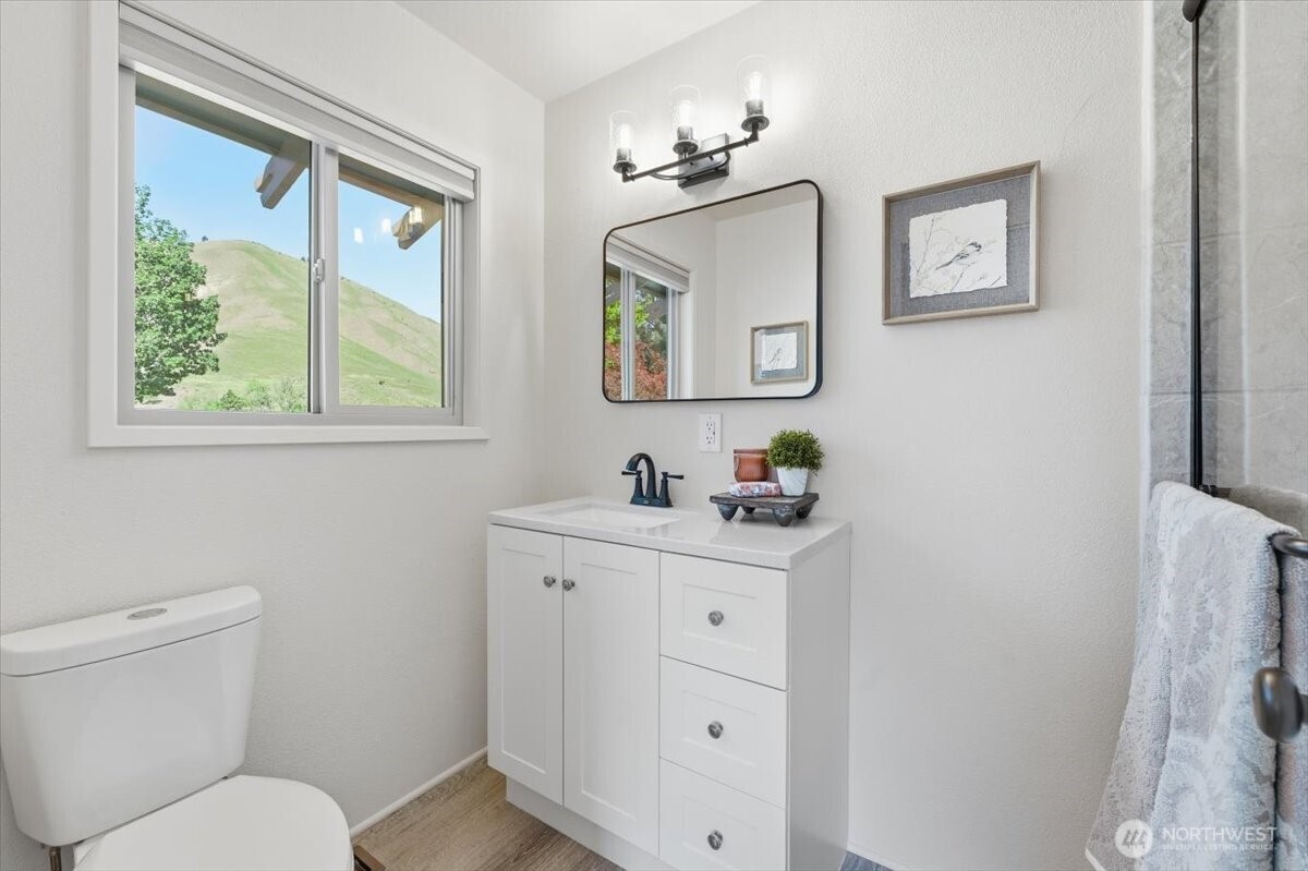 2511 Lester Road Wenatchee, WA 98801 - Photo 11 of 40