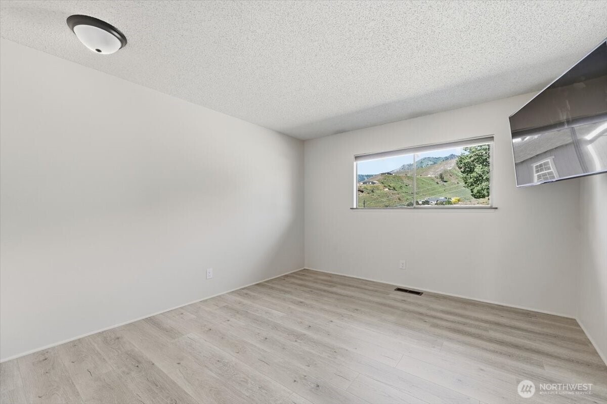 2511 Lester Road Wenatchee, WA 98801 - Photo 23 of 40