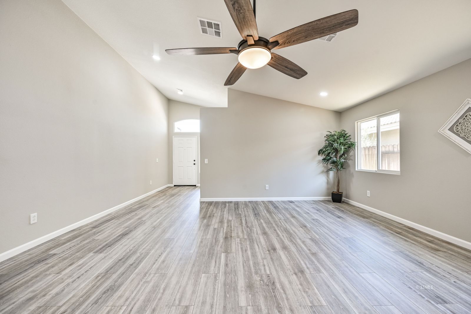 1201 Rebecca Avenue Ridgecrest, CA 93555 - Photo 6 of 30 Gallery Image 6