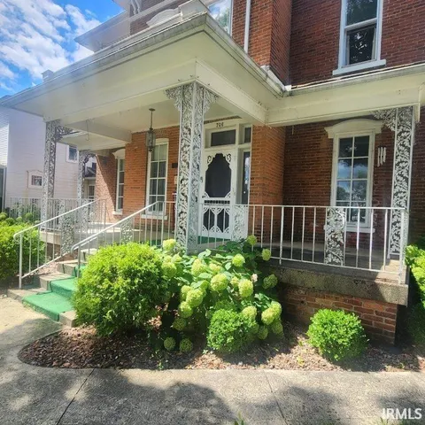 $209,900 | 706 South Main Street, Ligonier, IN 46767