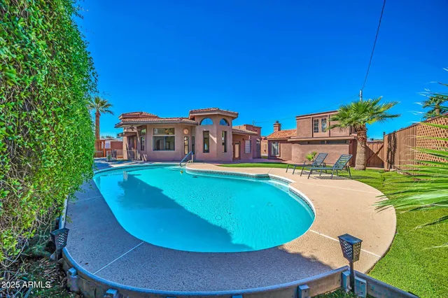 $1,400,000 | 1450 East Royal Palm Road, Phoenix, AZ 85020