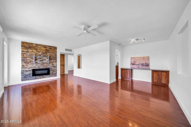 $1,400,000 | 1450 East Royal Palm Road, Phoenix, AZ 85020