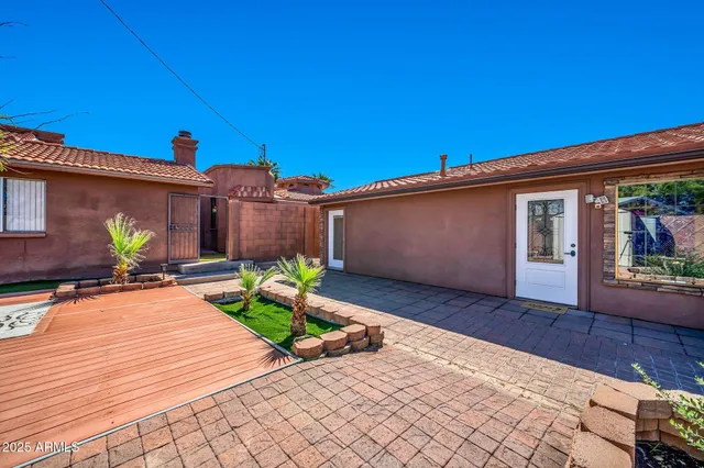 $1,400,000 | 1450 East Royal Palm Road, Phoenix, AZ 85020