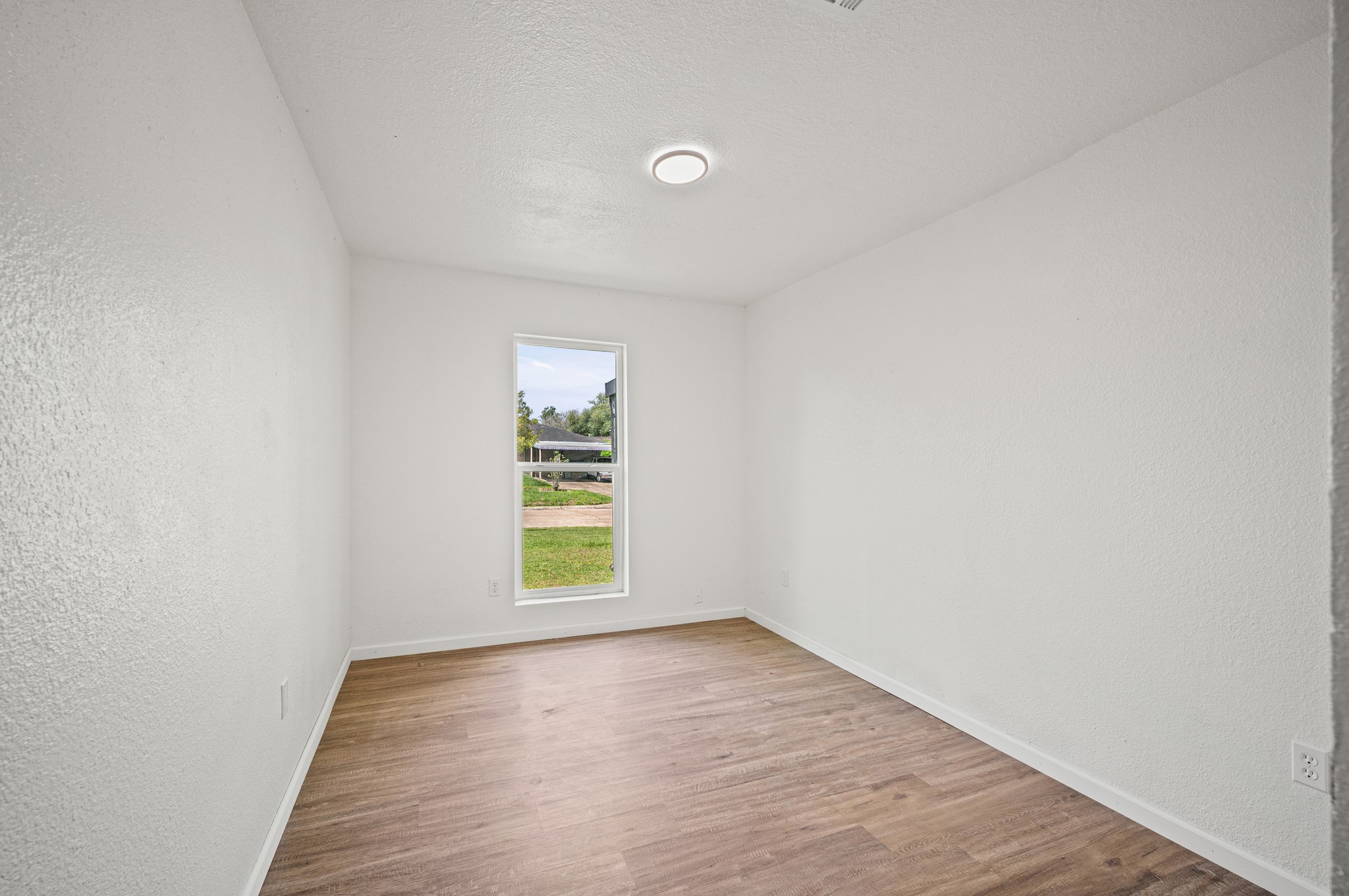 12939 Segrest Drive Houston, TX 77047 - Photo 13 of 19