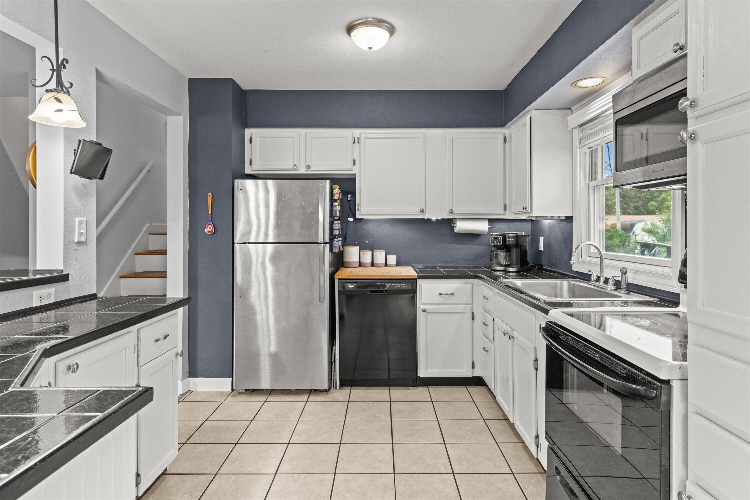 717 Roby Road Stoughton, WI 53589 - Photo 6 of 35 Kitchen