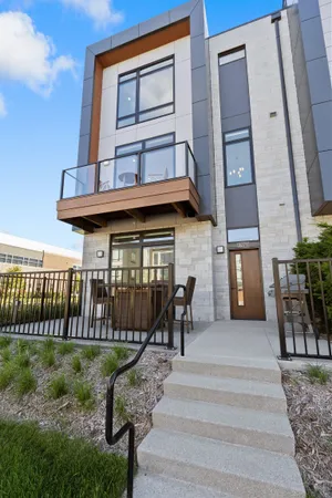 $1,195,000 | 1071 Brookwood Drive, Green Bay, WI 54304