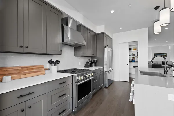 $1,195,000 | 1071 Brookwood Drive, Green Bay, WI 54304
