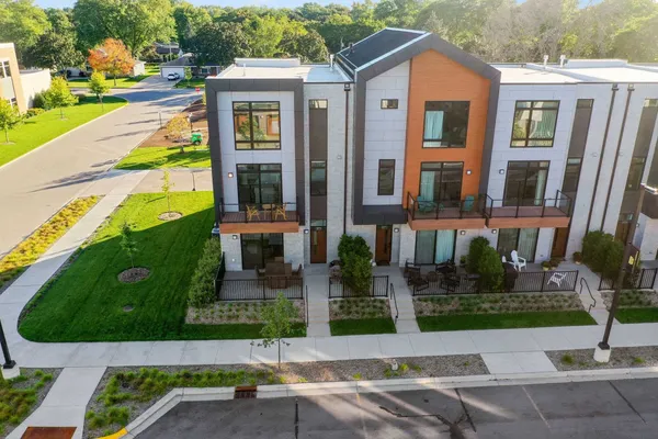 $1,195,000 | 1071 Brookwood Drive, Green Bay, WI 54304